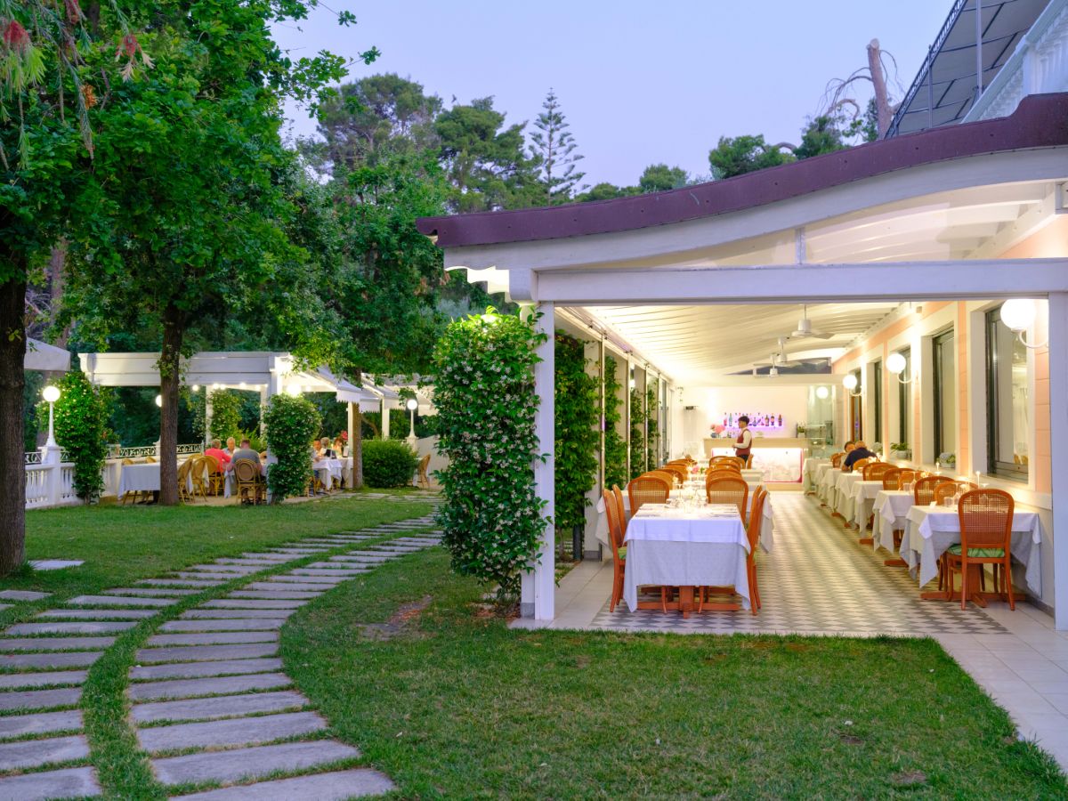 park hotel villa maria san menaio